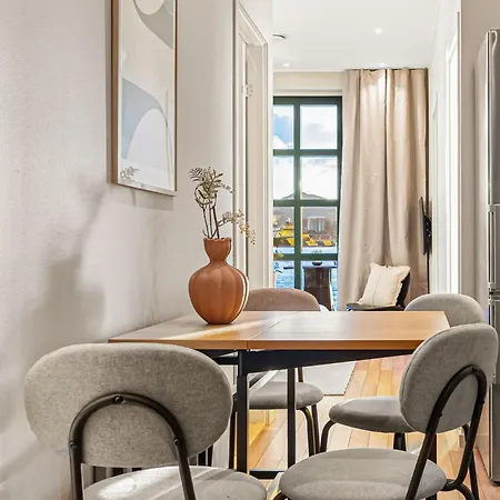 Leilighet Heimby Homes - Balcony Above The Sea *